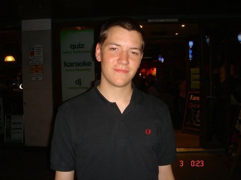 2007-02-22 13:22:34: Выписываюсь из паба, Лондон, пъян и доволен)