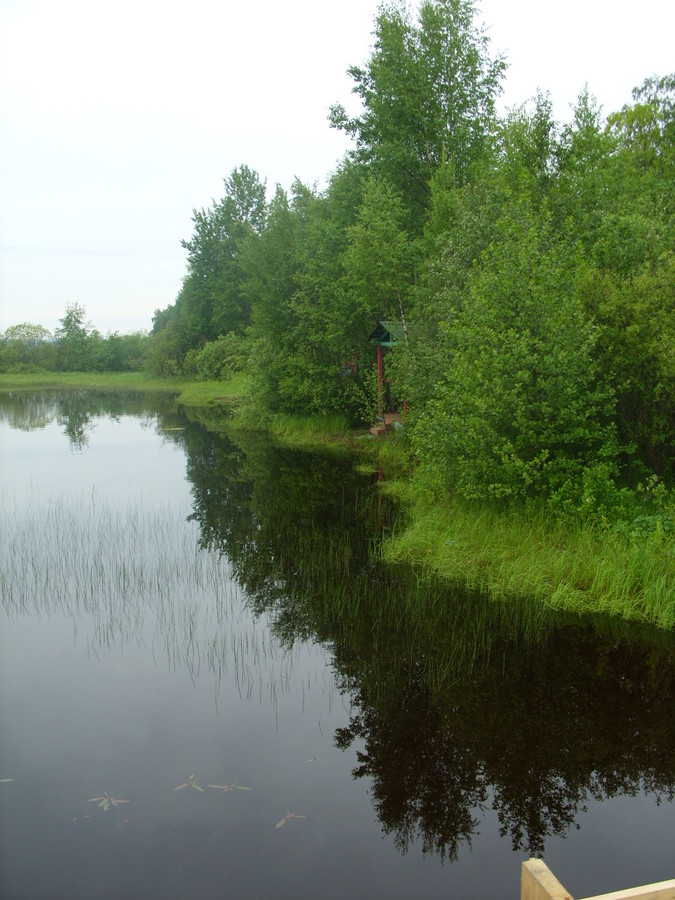 2009-06-11 14:08:23: беседка. для тех, кто любит пафосно рухнуть бухим в озеро